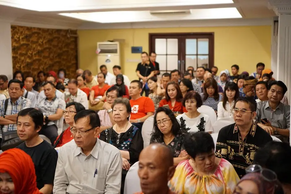 Pengunjung mengikuti lokakarya dalam event komunitas